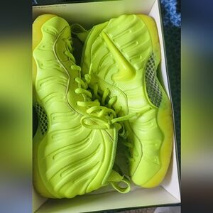 Nike Men's Neon Green Sneakers